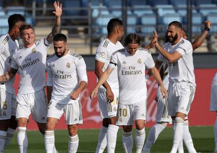 ريال مدريد يعلن بيع لاعبه خافيير سانشيز