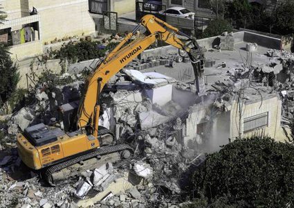 سلطات الاحتلال تخطر بهدم منزل في السواحرة الغربية جنوب القدس