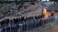 محللون: كل مساعي الاحتلال في تخطي القيادة الفلسطينية فشلت