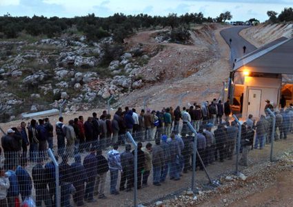 محللون: كل مساعي الاحتلال في تخطي القيادة الفلسطينية فشلت