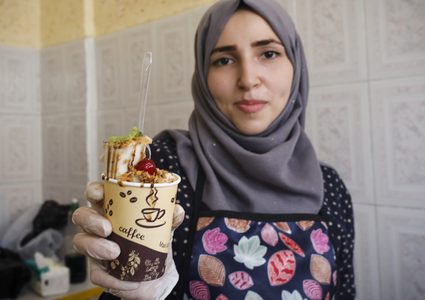 فاطمة الزطمة تكسر حاجز البطالة بمشروعها الخاص بانتاج الايس كريم