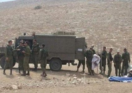 الاحتلال يعيق حركة المواطنين على مدخل قرية عين البيضا