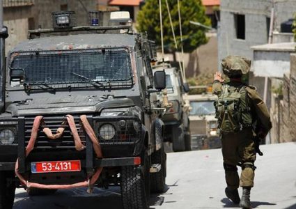 الاحتلال يعتقل فتيين من دورا جنوب الخليل