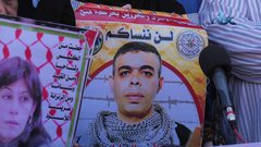 عودة الاعتصام الأسبوعي لذوي الأسرى بعد تعليق بسبب كورونا