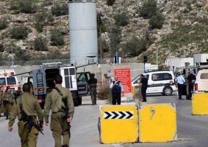 رام الله: الاحتلال يضع مكعبات اسمنتية على مداخل كفر مالك والمغير