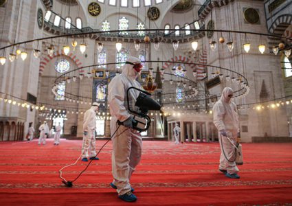 الأوقاف تدعو كبار السن والمرضى والأطفال إلى الصلاة في البيوت