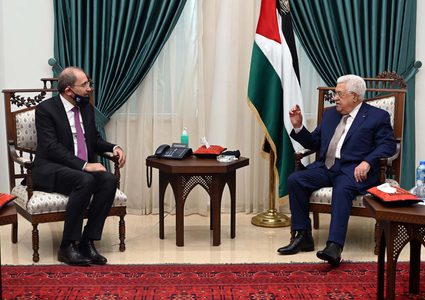 الرئيس عباس يستقبل وزير الخارجية الأردني