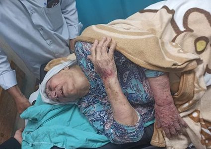 أمن حماس يعتدي على أم الأسرى "أم جبر وشاح"