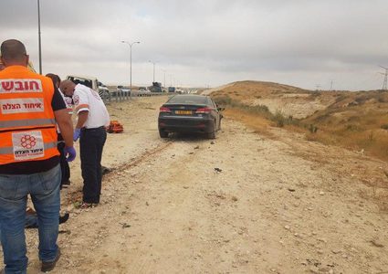 مصرع مواطن وإصابة آخر في حادث طرق