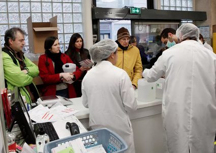 العراق يعلن بدء تصنيع العلاج الروسي لفيروس كورونا