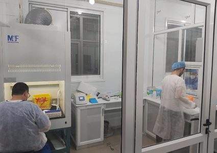 مختصون يوضحون أسباب ارتفاع منحنى الإصابات بكورونا في فلسطين