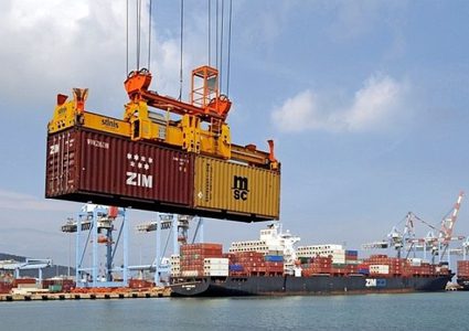 ازدياد مخاوف المستوردين من ارتفاع تكاليف الاستيراد