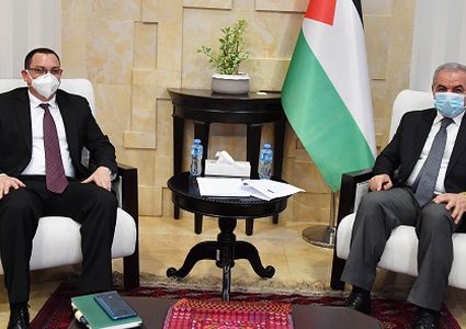 اشتية يستقبل سفير جمهورية نيكاراغوا لدى فلسطين