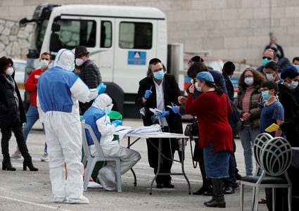 حالة وفاة و56 إصابة جديدة بفيروس "كورونا" في دولة الاحتلال