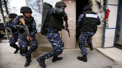 نابلس: القبض على فار من العدالة بتهم تسريب أراض للاحتلال