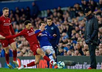 ليفربول يسقط في فخ التعادل السلبي أمام إيفرتون