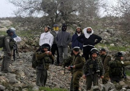 اصابة ثلاثة مواطنين برضوض جراء اعتداء للمستوطنين في رأس كركر