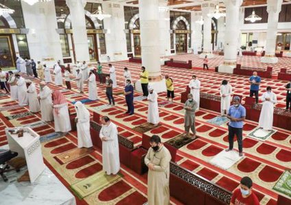 "الأوقاف" تقرر تعليق خطبة وصلاة الجمعة لهذا الأسبوع