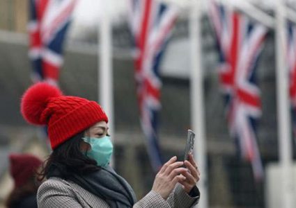 أطباء: بريطانيا يجب أن تستعد لذروة ثانية من كورونا