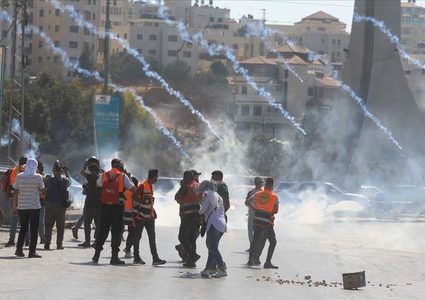 أريحا: إصابات بالاختناق خلال مواجهات مع الاحتلال في قرية فصايل