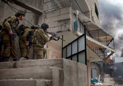 الاحتلال يداهم مخيمي الفوار والعروب