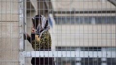 عزل الأسيرتان حمادة وحشيمة لليوم 16 في ظروف صعبة