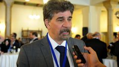 عبد الهادي يطلع العطاري وقيس على تطورات القضية الفلسطينية