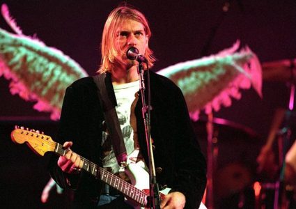 بيع جيتار النجم الأمريكي كورت كوبين في المزاد العلني