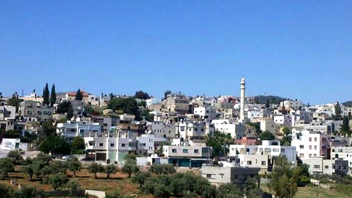إغلاق قرية دير الحطب شرق نابلس لحصر مخالطي المصاب بفيروس كورونا