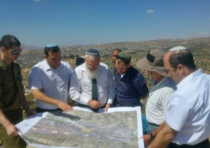 محافظ نابلس يحذّر من العمل في شقّ شارع "التفافي حوارة" الاستيطاني