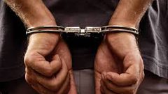 القبض على عائلة أميركية احتجزت طفلها مع الحيوانات