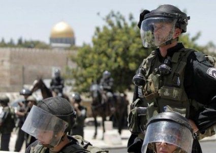 قوات الاحتلال تعتقل مواطنا من مدينة القدس