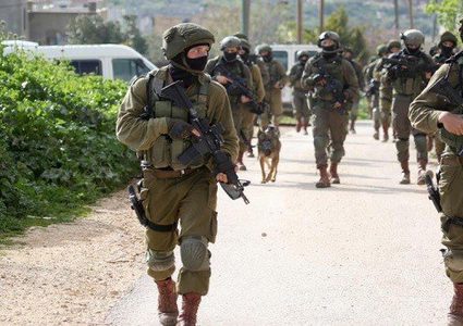 قوات الاحتلال تقتحم بيت إكسا وتشرع بعمليات تجريف