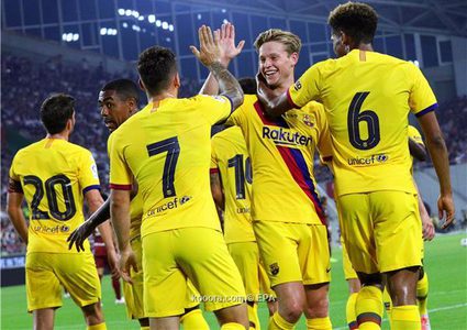 لاعب برشلونة يبلغ زملاؤه بقرار الرحيل