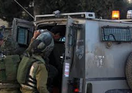 اعتقالات ومداهمات بالضفة