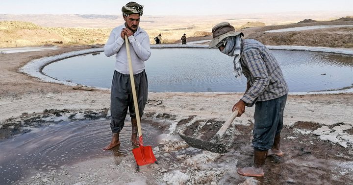 قرية الملح العراقية تتغلب على الخسائر الاقتصادية لوباء كورونا