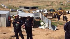 الاحتلال يسلم إخطارات بوقف العمل في مساكن بمسافر يطا