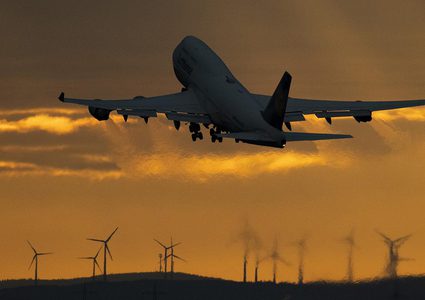 دراسة تكشف تأثير كورونا على حركة الطيران في الشرق الأوسط