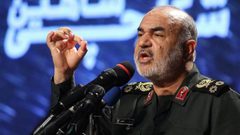 إصابة قائد الحرس الثوري الإيراني إثر تفجير سيارتين