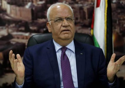 عريقات يشبّه الدول العربية المطبعة بمساعدي "هولاكو"