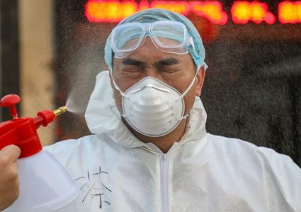 الصين تضاعف مدة الحجر الصحي تحسبا لعودة تفشي كورونا