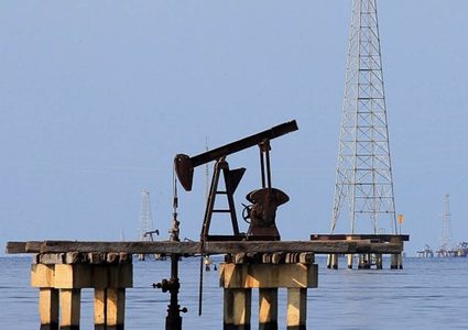 صادرات فنزويلا من الخام تهبط إلى أدنى مستوى في 77 عاما