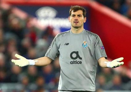 كاسياس يشكو التهميش بسبب تغريدة "يورو 2012"