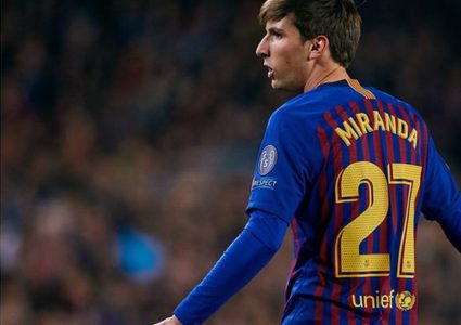 برشلونة يعيد ميراندا إلى صفوف النادي الكتالوني