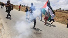 نابلس: الاحتلال يطلق الغاز المسيل للدموع ويصيب عددا بحالات اختناق