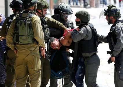 اعتقال طالب جامعي قرب الخان الأحمر