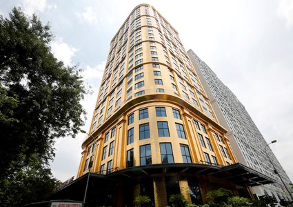 افتتاح أول فندق مطلي بالذهب في العالم في فيتنام