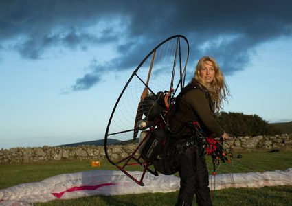 عالمة بريطانيا تسافر مسافة 7000 كيلومتر مع العقبان المهاجرة