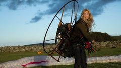 عالمة بريطانيا تسافر مسافة 7000 كيلومتر مع العقبان المهاجرة