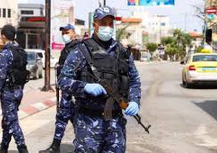 اغلاق 47 محلاً تجارياً لعدم التزامهم بالتعليمات في رام الله